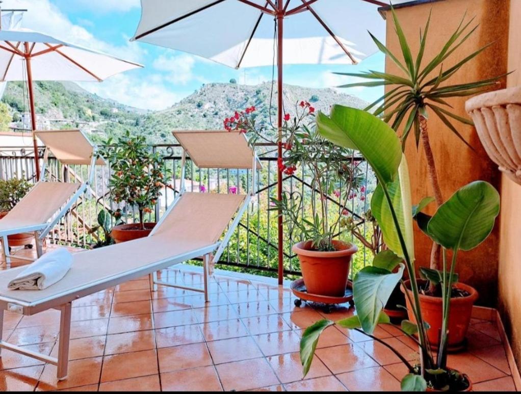 Tao Charming Apartment Taormina Room photo